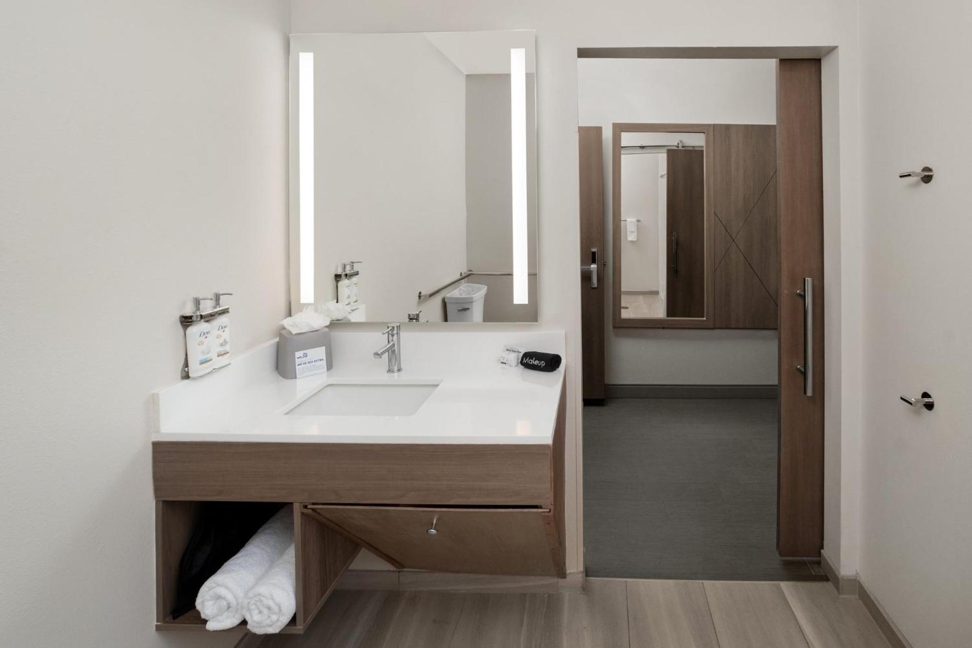 Hotel Express - West - Univ Area