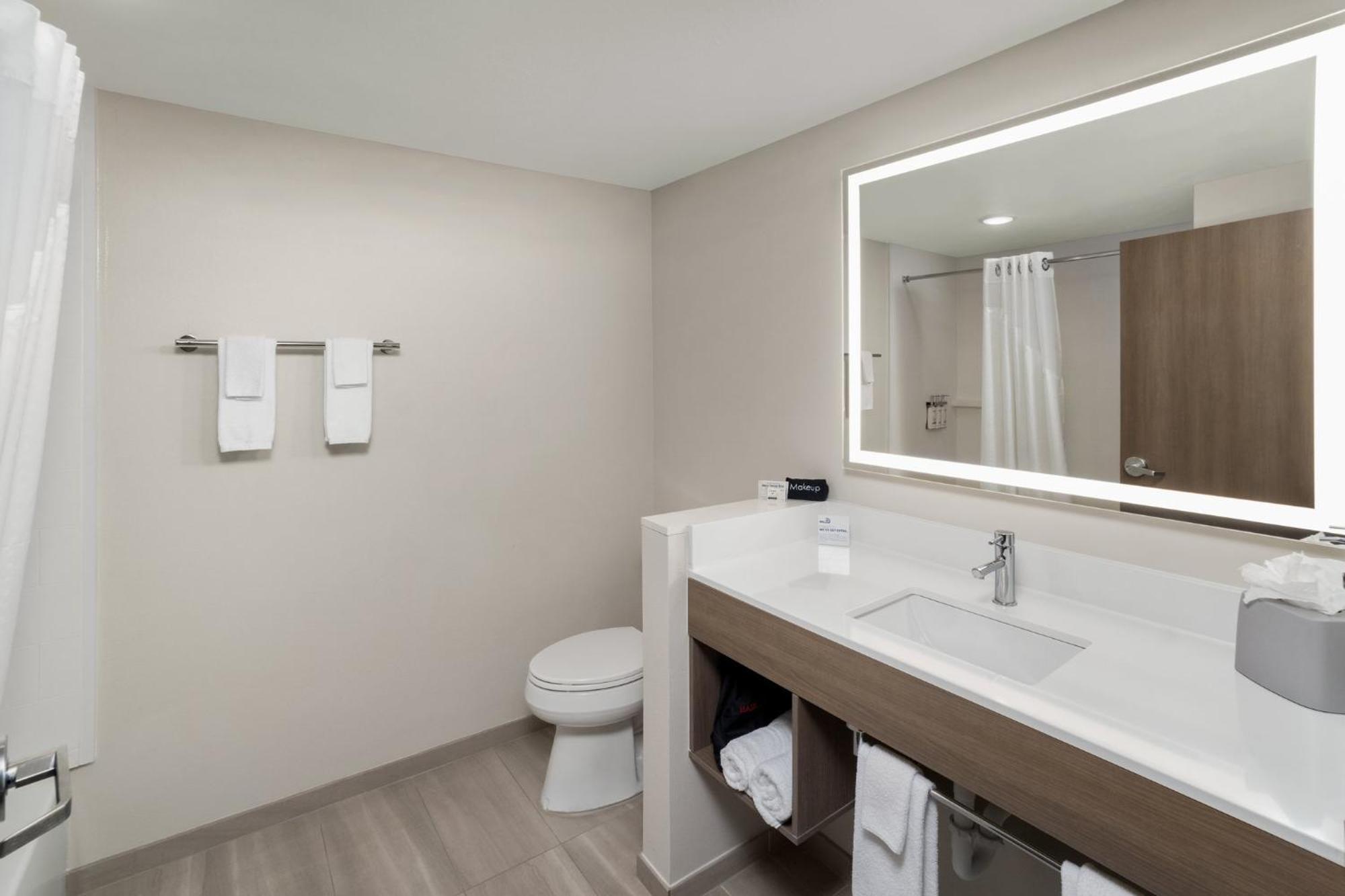 Express - West - Univ Area Hotel